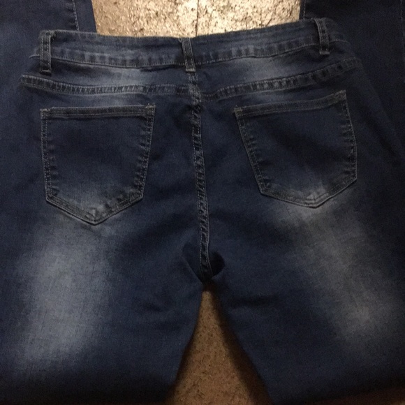 Women’s Style Between Us Pearl Accent Jeans - Picture 3 of 6